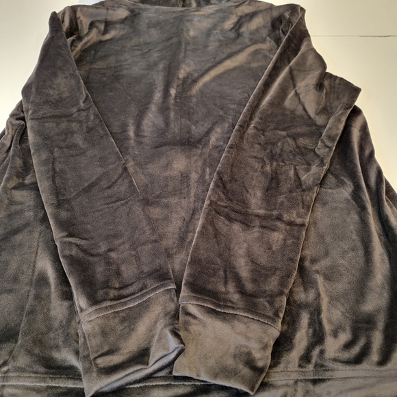 Livi Zip-Front Hoodie Jacket Velour Black Size 18/20 NEW! - Picture 9 of 10